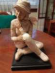 Escultura Senhora sentada