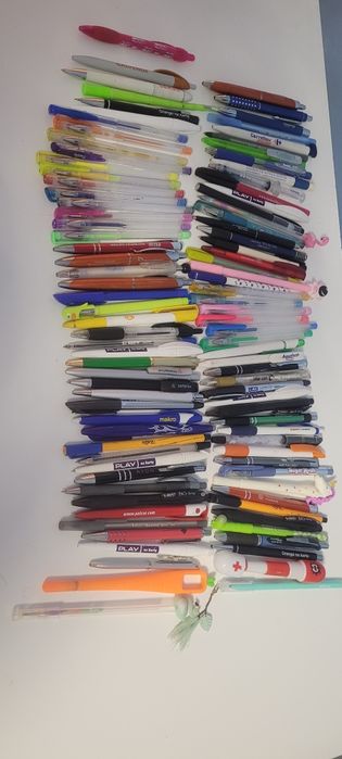 Długopisy firmowe dla kolekcjonera 100 sztuk. Polecam.