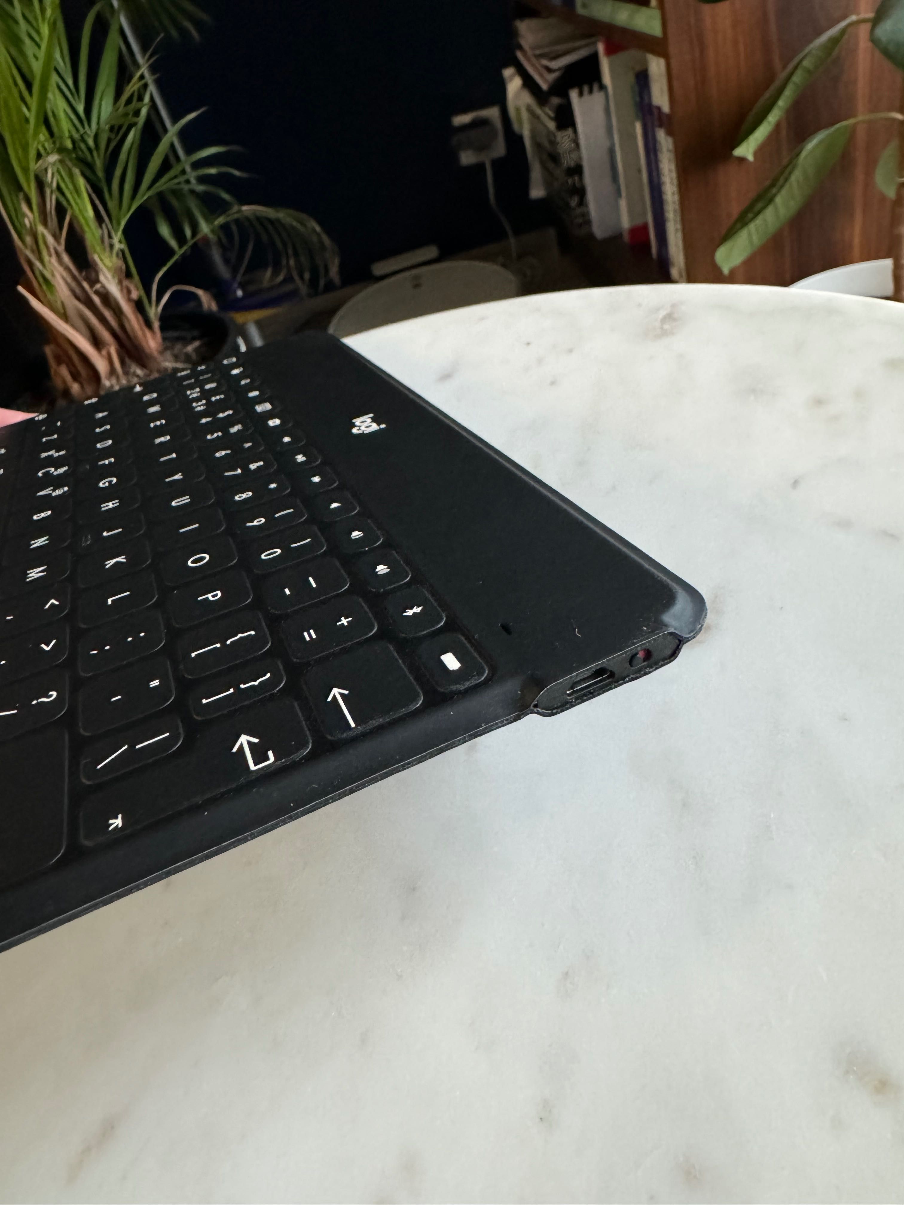 Logitech keys-to-go klawiatura wodoodporna bluetooth do ipad / tablet