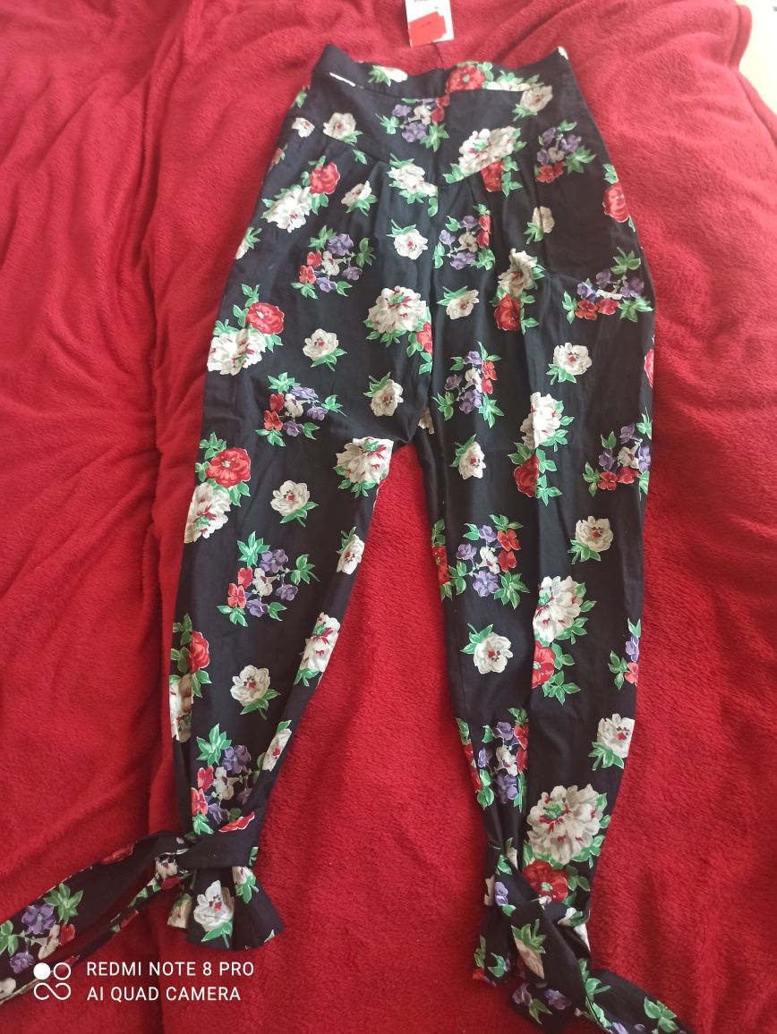 Spodnie Zara z wysokim stanem w kwiaty