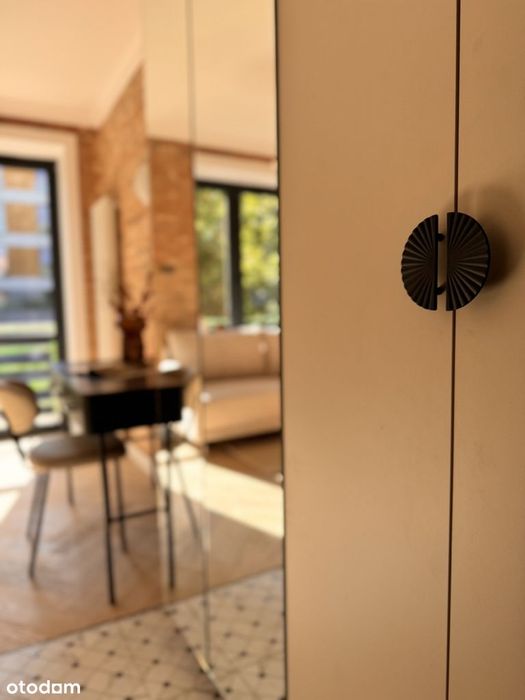 Wynajem z fakturą VAT – elegancka kawalerka / biuro / studio