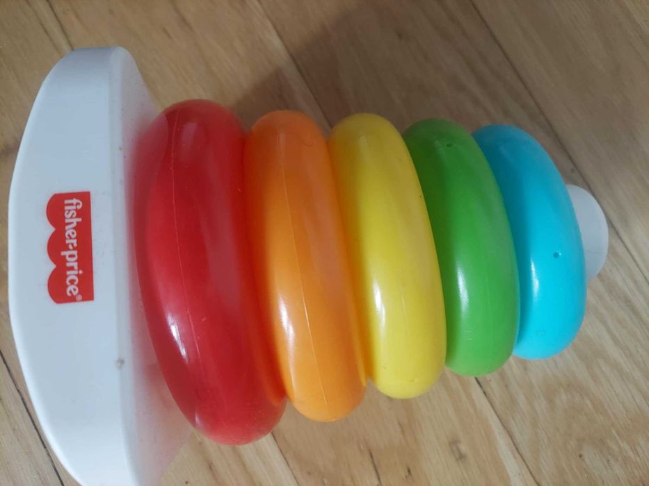 Układanka piramidka z kółek dla niemowlaka
