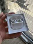 Apple AirPods 4 ANC