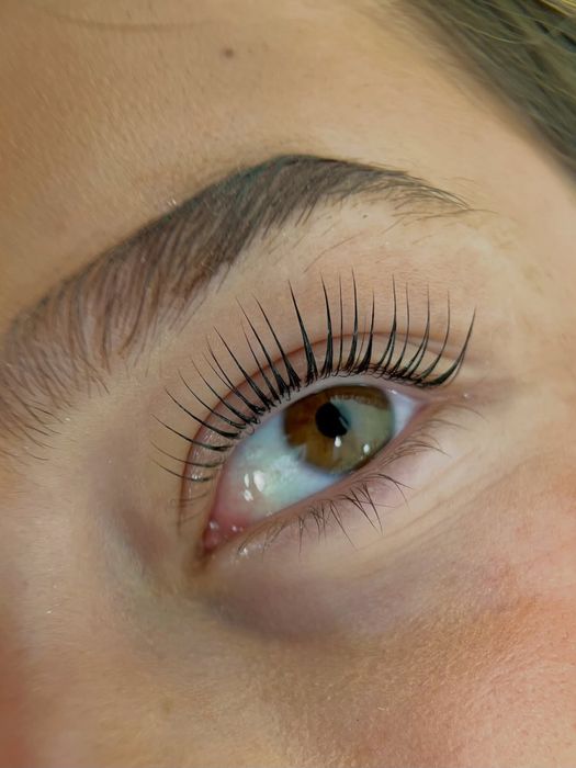 Наращивание ресниц , ламинирование ресниц