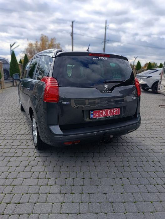 Peugeot 5008  2015 р.