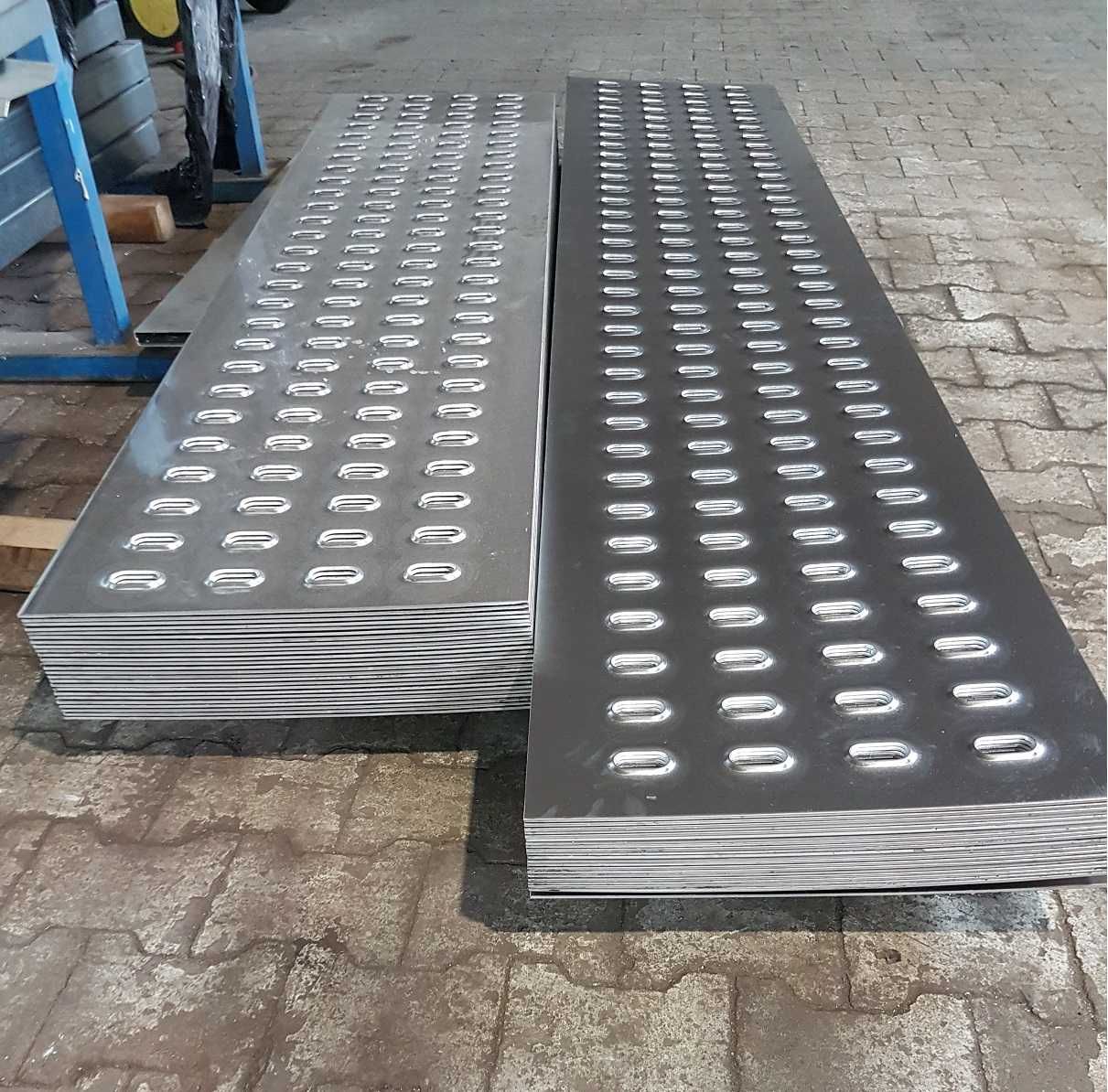 Blacha aluminiowa LOHR 500 mm na lawety, auto-lawety  135 ZŁ/MB.