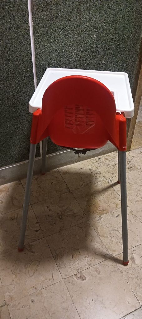 Cadeira de alimentação para bebé