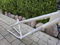 Rama rowerowa NS Bitch koła 26" NS BIKES + haki, stery, dodatki