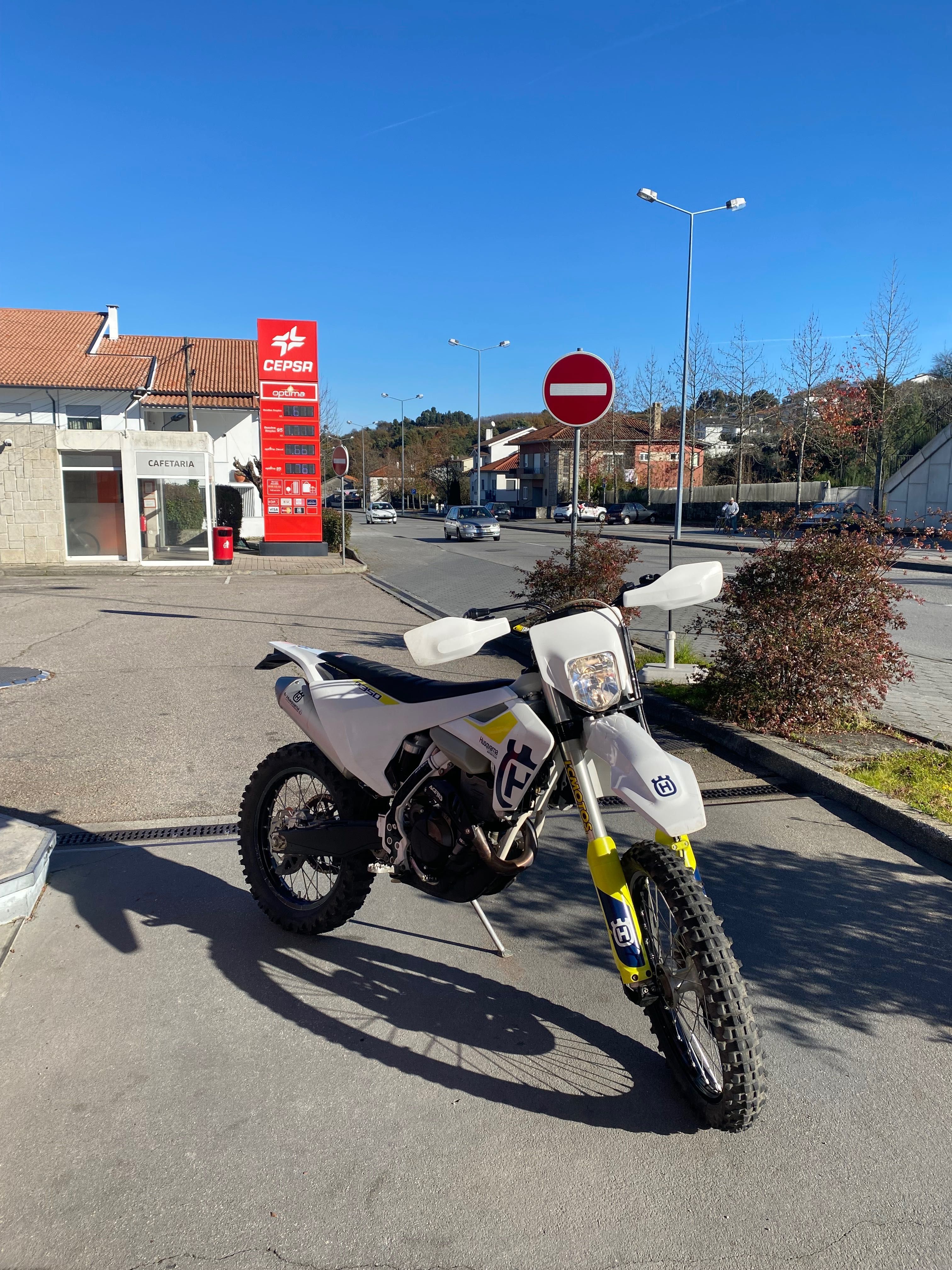 Husqvarna 350 supermotard