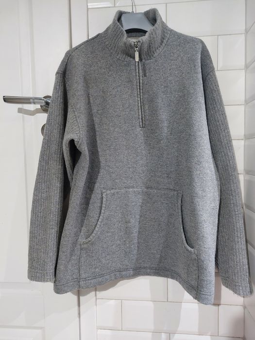 Sweter przypominający bluzę 62%welny