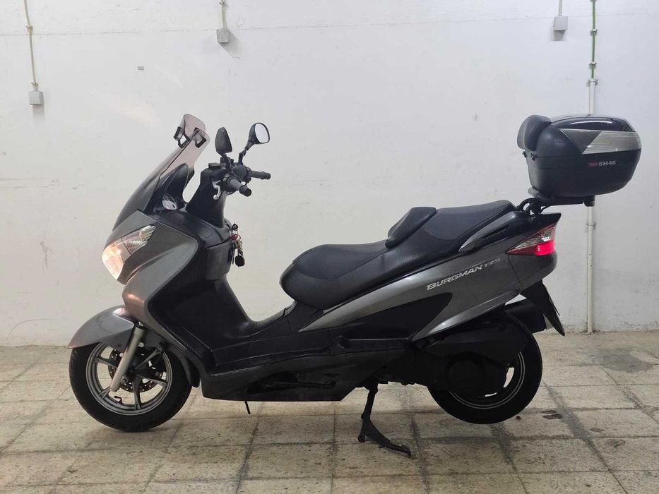 Suzuki Burgman 125; 2010; 23,780kms; Mota de Garagem
