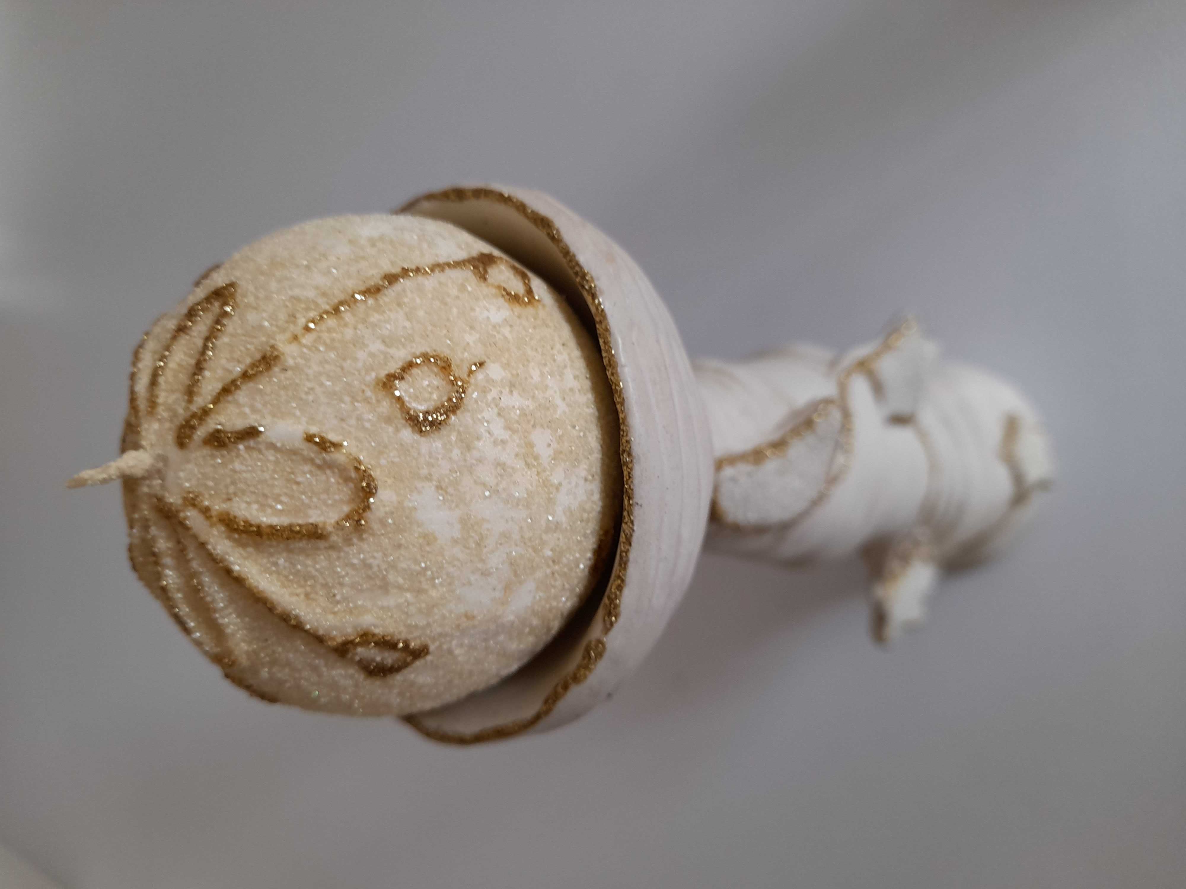 Castiçal  em Louça Decorativa Trabalhado com Vela  ( Antigo )