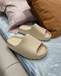 Moda NO.1*NoweAdidasYeezySlideWhite 39