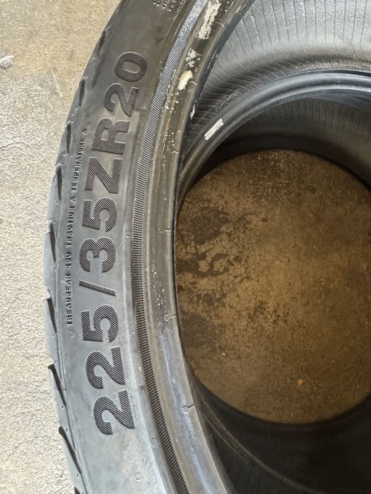 2 pneus 225/35/20