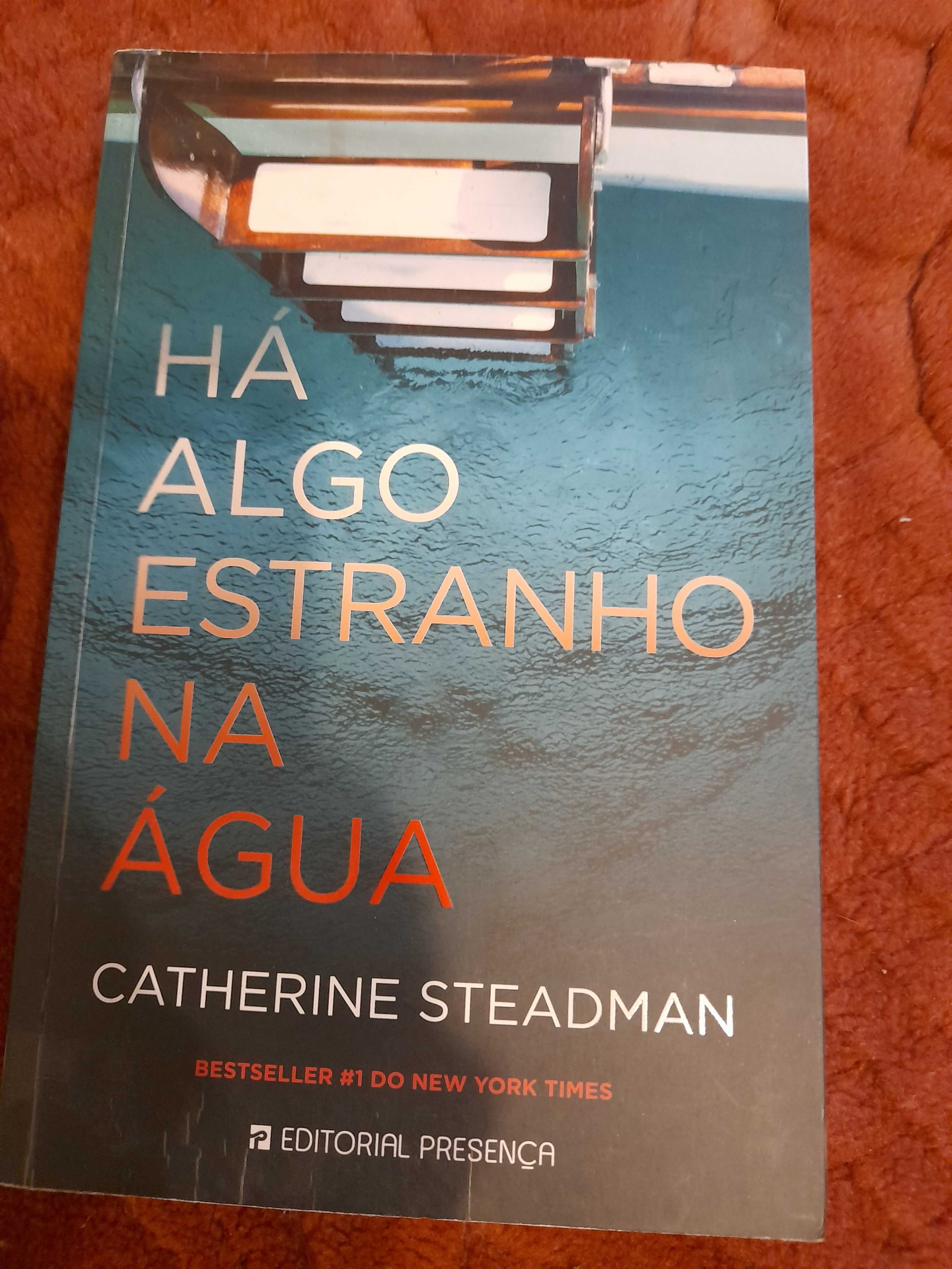 Livros de vários escritores com portes incluídos
