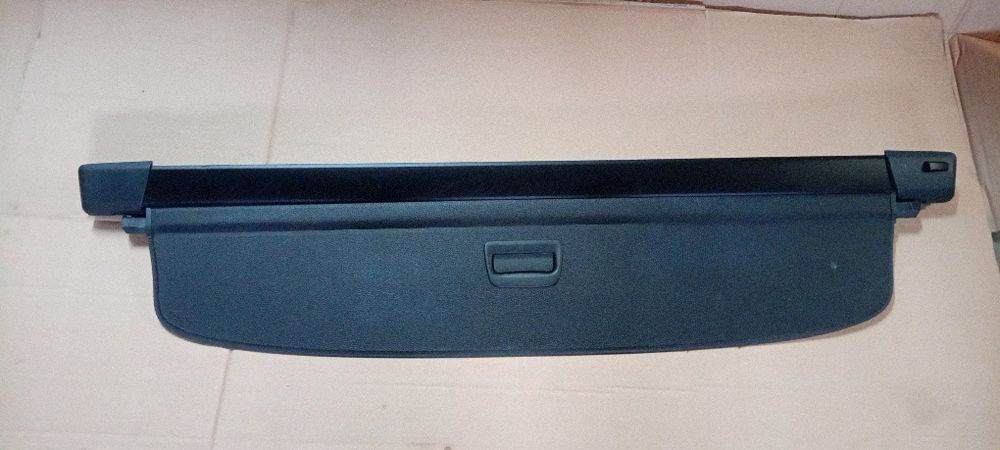 VW Passat B7 kombi Roleta bagażnika tył.