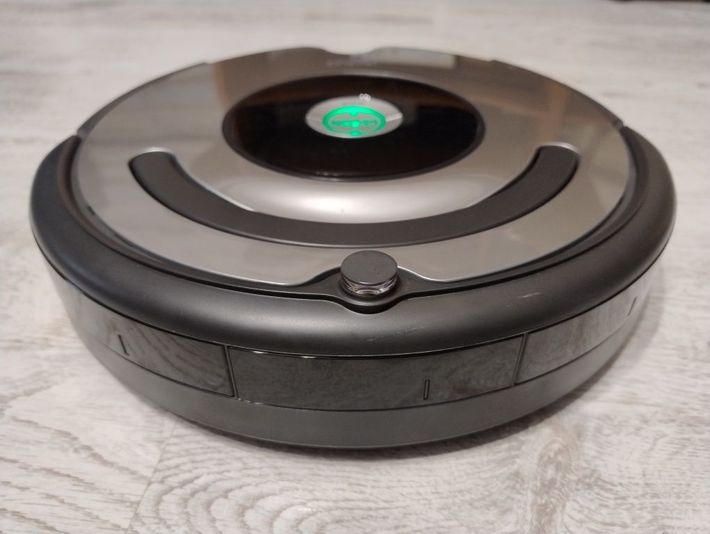 Sprawna płyta główna z obudową i zderzakiem Irobot Roomba 605
