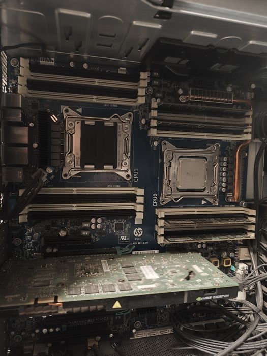 Робоча станція HP Z820 1*E5-2690/4*8GbDDR3/No HDD/Quadro 4000 PSU1125W