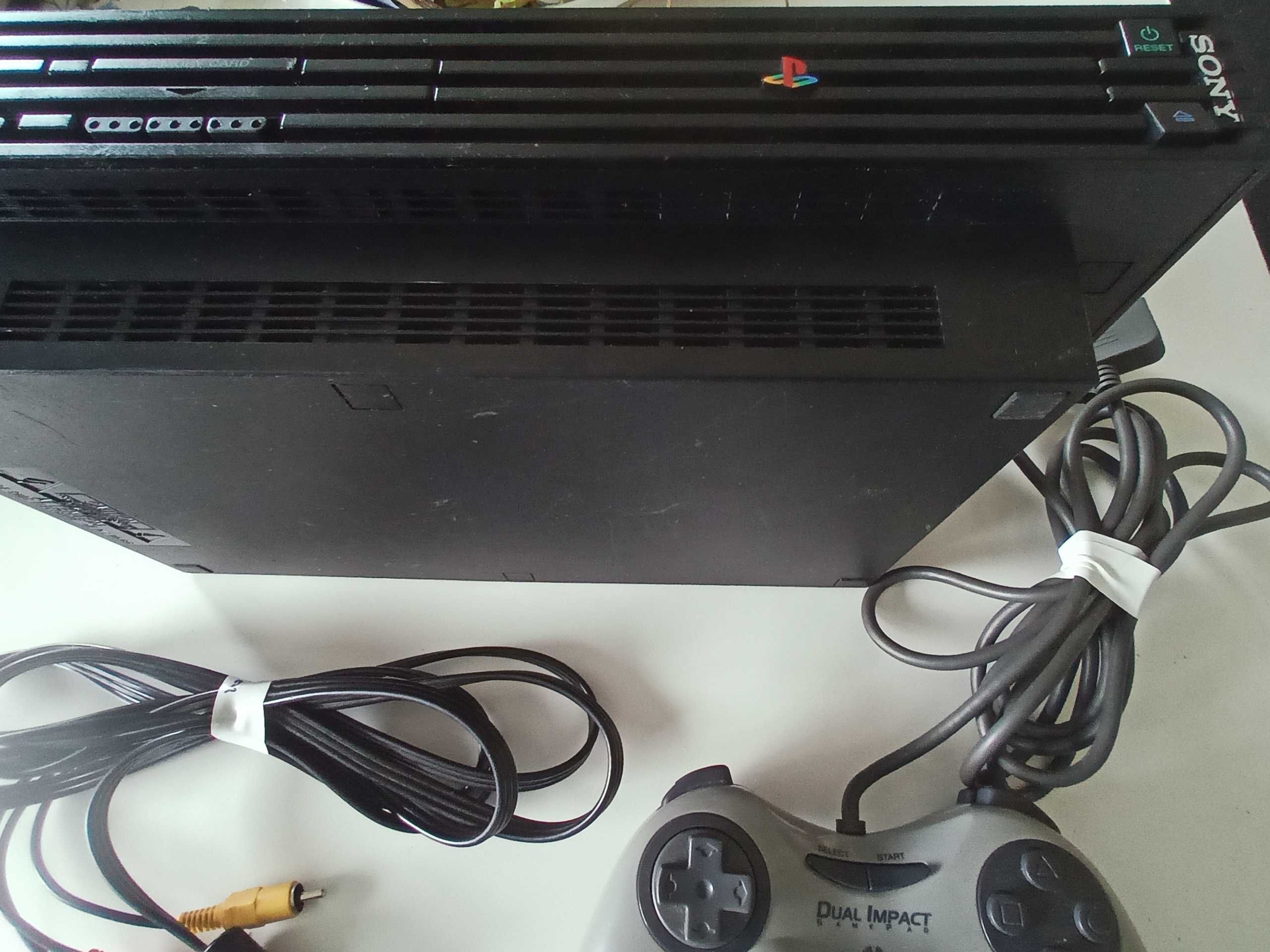 Zestaw w dobrym stanie PlayStation 2 PS2 z padem i kablem av
