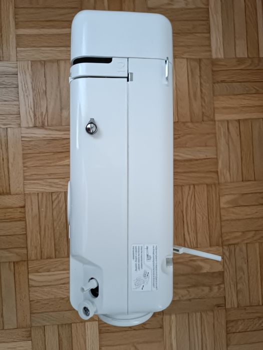 Швейна машинка Fust Novomatic NM2001q