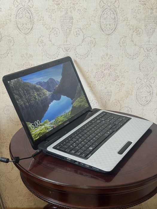 Большой ноутбук Toshiba Satellite L77 A6 HDD 250GB