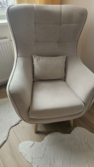 Fotel z podnóżkiem