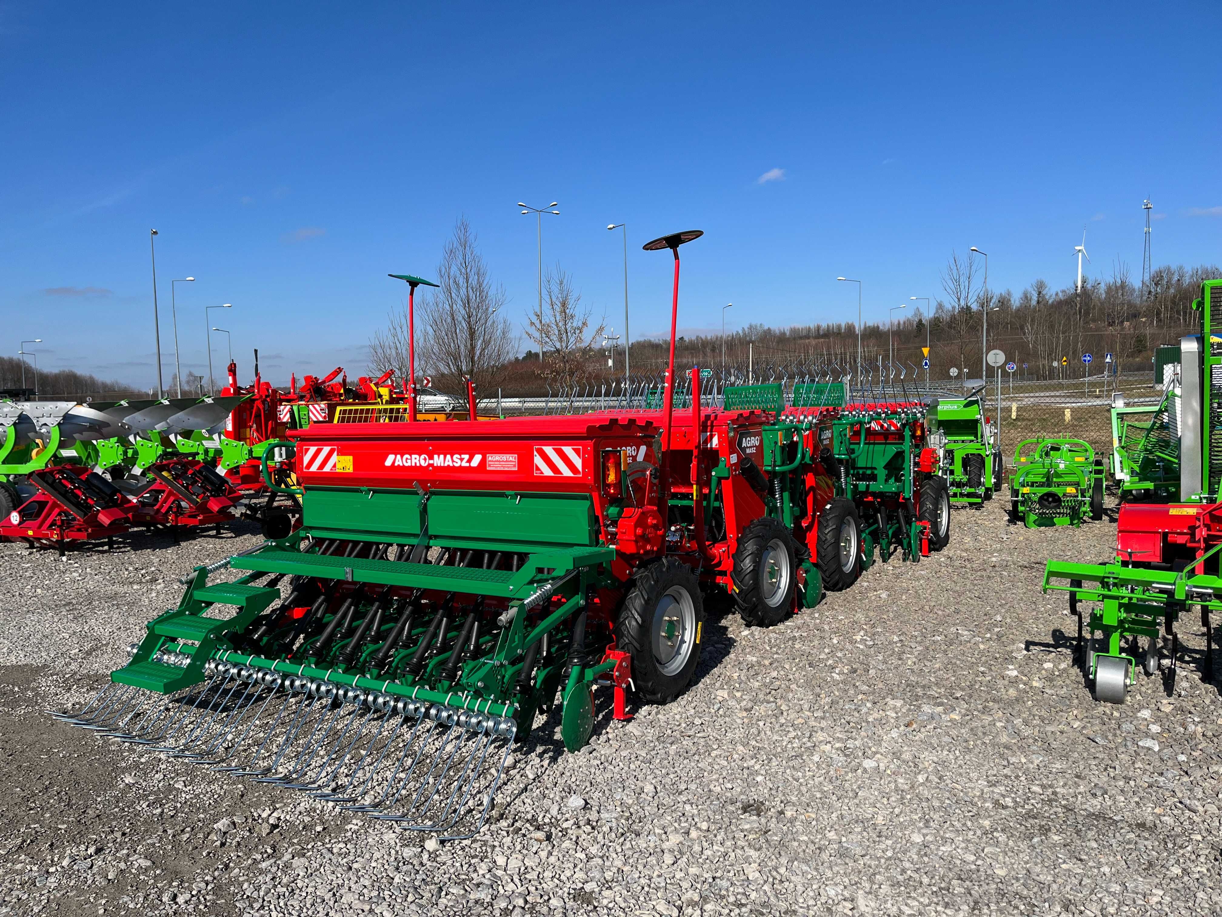 Siewnik rzędowy marki Agro-Masz SR-250