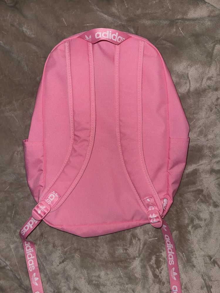 Różowy plecak Adidas