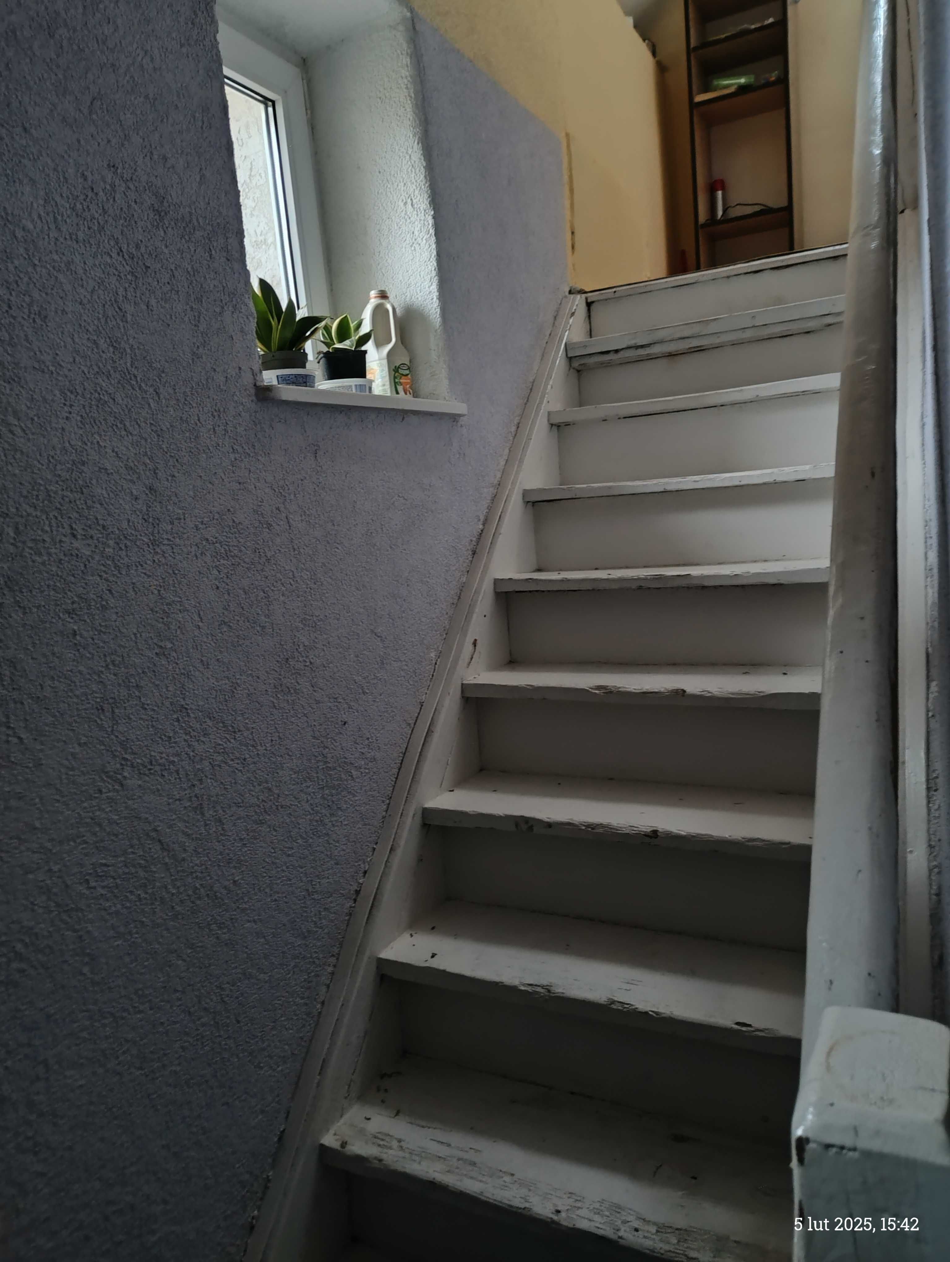 Bliźniak w spokojnej okolicy