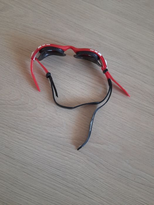 Продам дитячі окуляри для плавання speedo