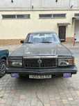 Toyota Crown на полном ходу