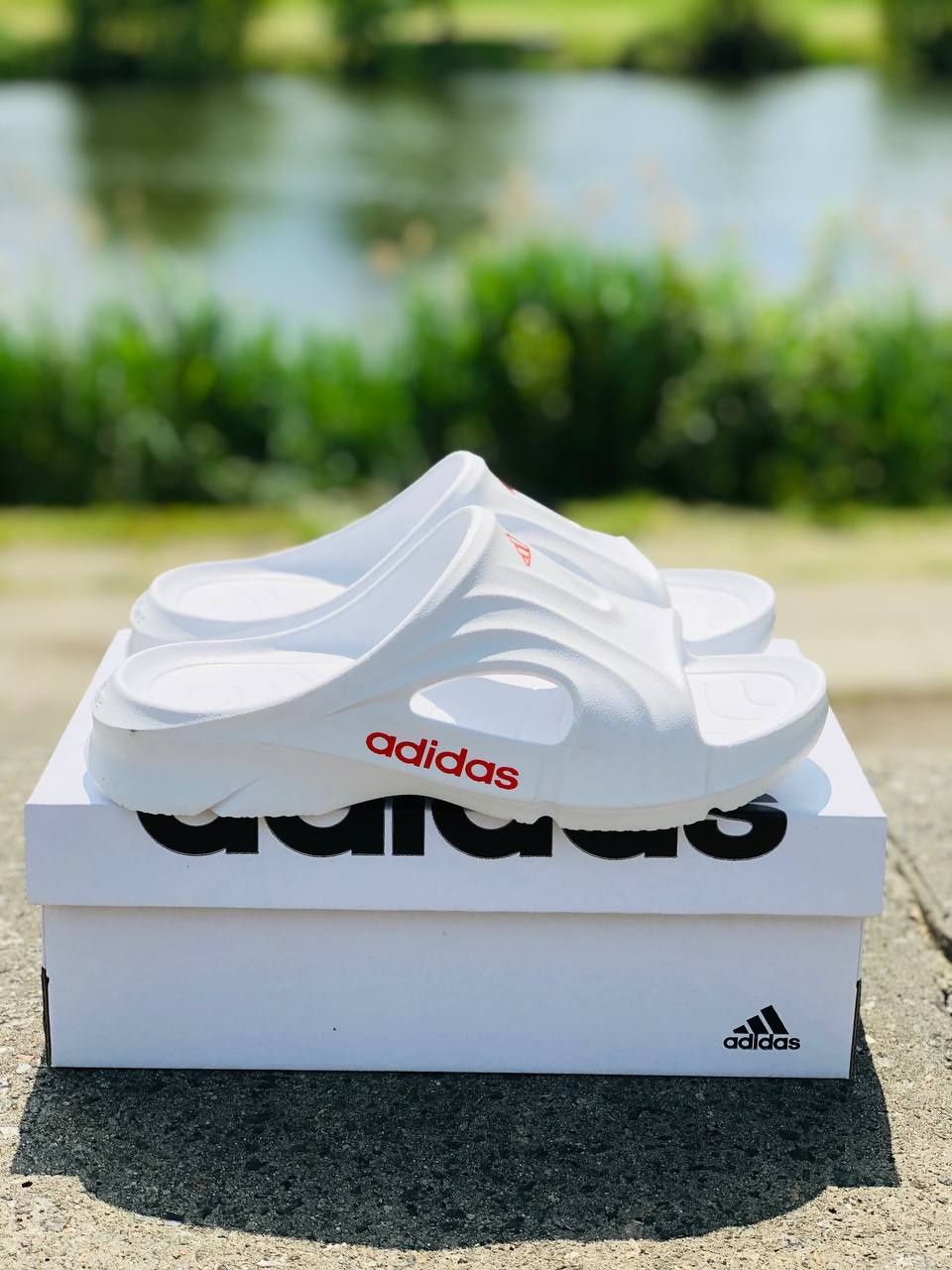 Мужские пляжные шлепанцы Адидас белые лёгкие тапки adidas