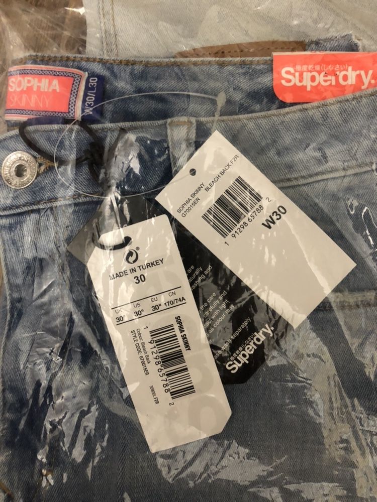 Джинсы женские SuperDry