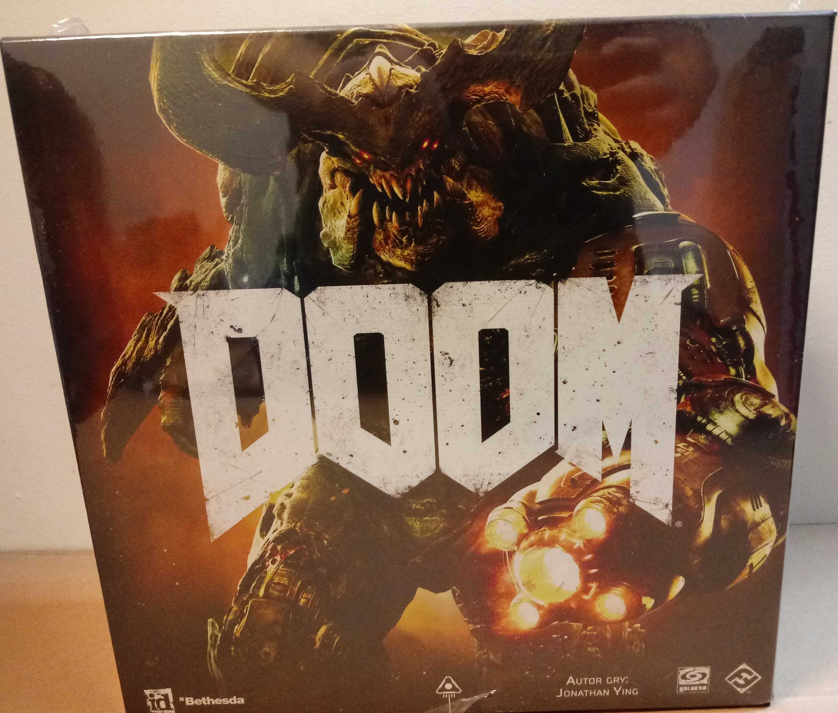 Doom - nowa PL - zafoliowana -  uszkodzone pudełko w dwóch miejscach