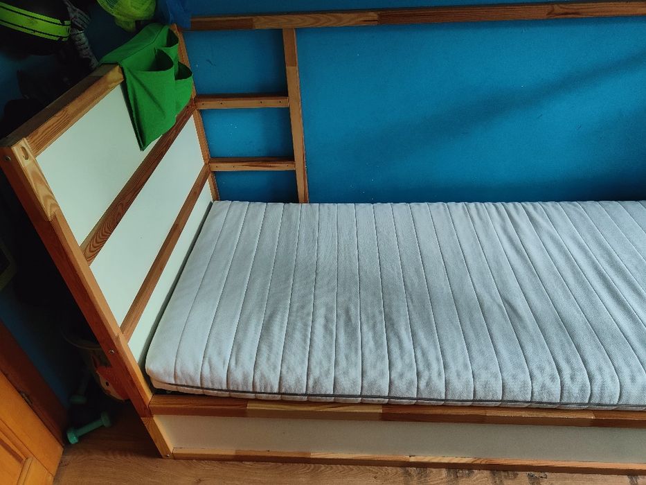 Łóżko Kura Ikea 2w1 Standard i piętrowe z materacem