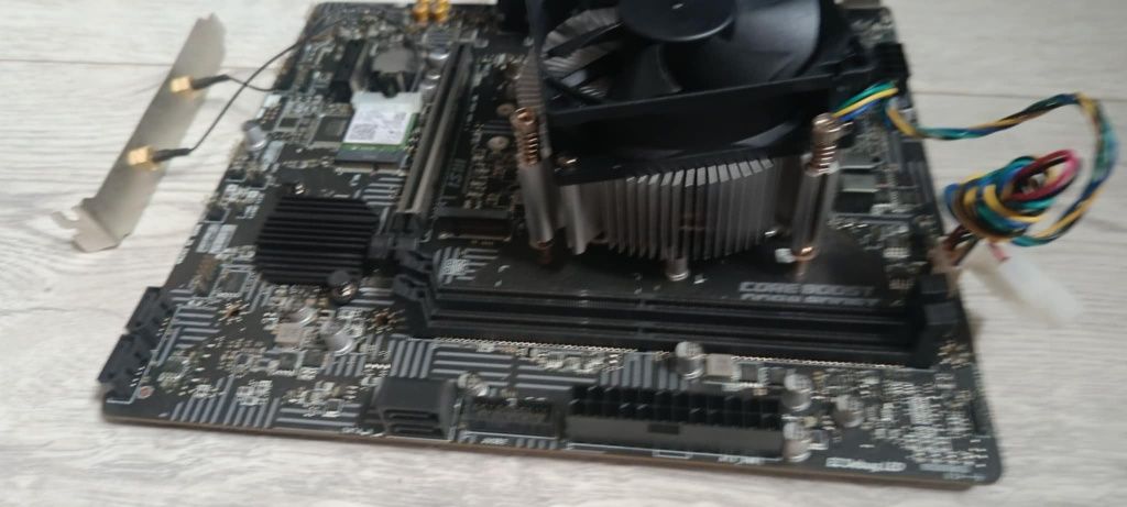 Intel i5-11400F + MSI H510M-A PRO + Wi-Fi/Bluetooth – LGA1200