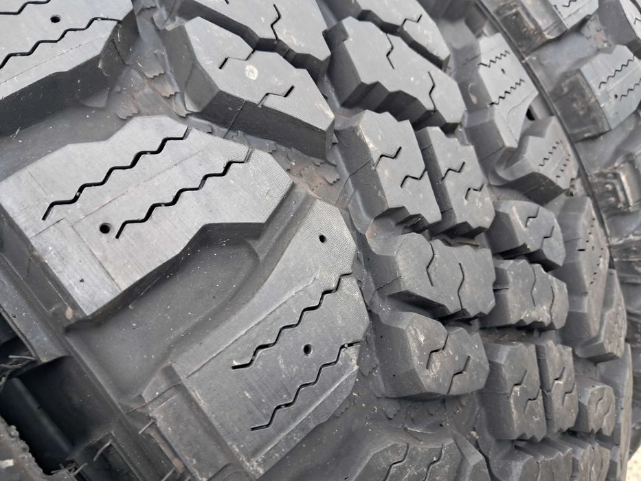 Резина всесезонна, 99%, 285/70 R17 Good Year Wrangler Duratrac (14992)