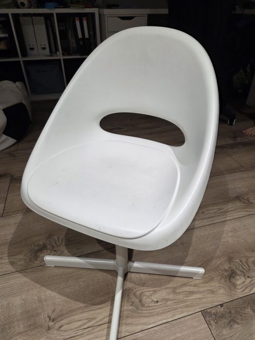 LOBERGET / SIBBEN z IKEA
Dziecięce krzesło biurowe, biały