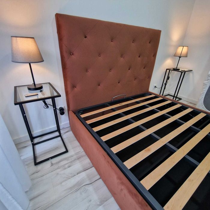 Camas De Casal Estofadas Top de Gama 190x140m Estrado Incluído 199€ !!