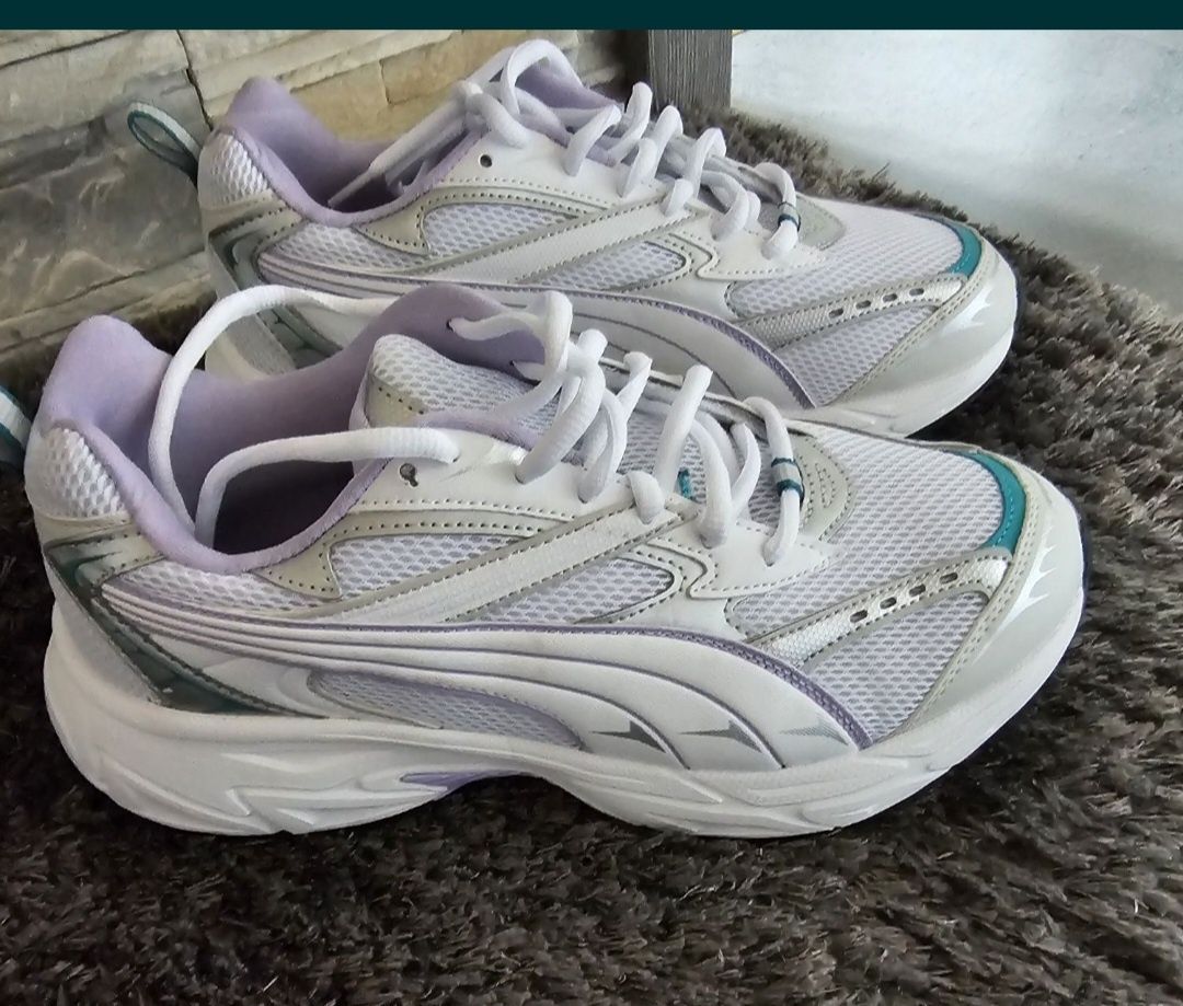 NOWE Pumy rozm.42,5