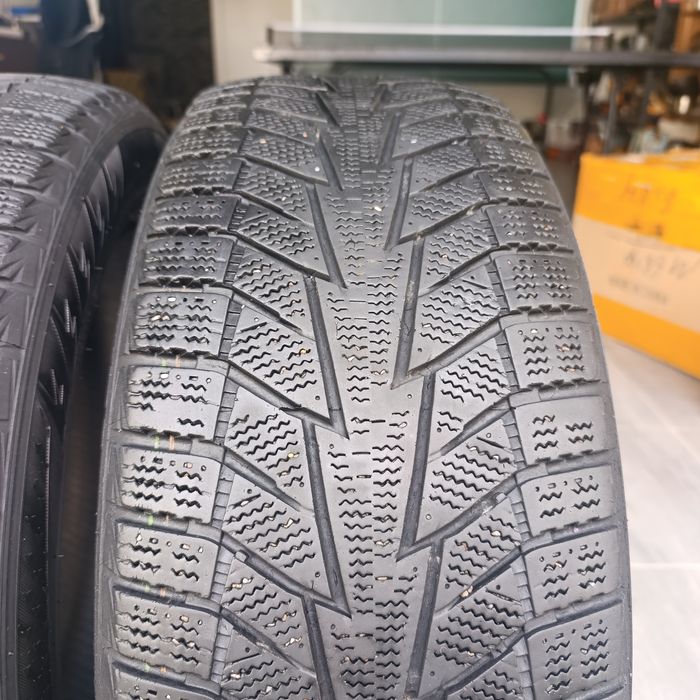 Зимові шини Hankook winter icept 215/55 17