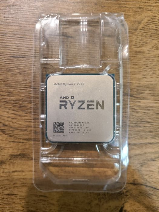 Процесор Ryzen 7 2700