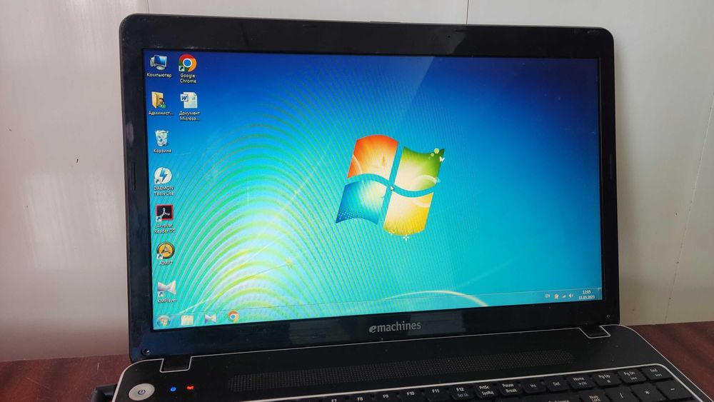 Ноутбук Acer eMachines E440-1202G25Mnks 3 ядра/4 память/500hdd