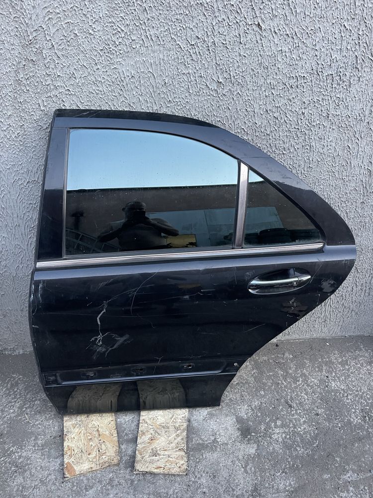 Задні двері Mercedes W220