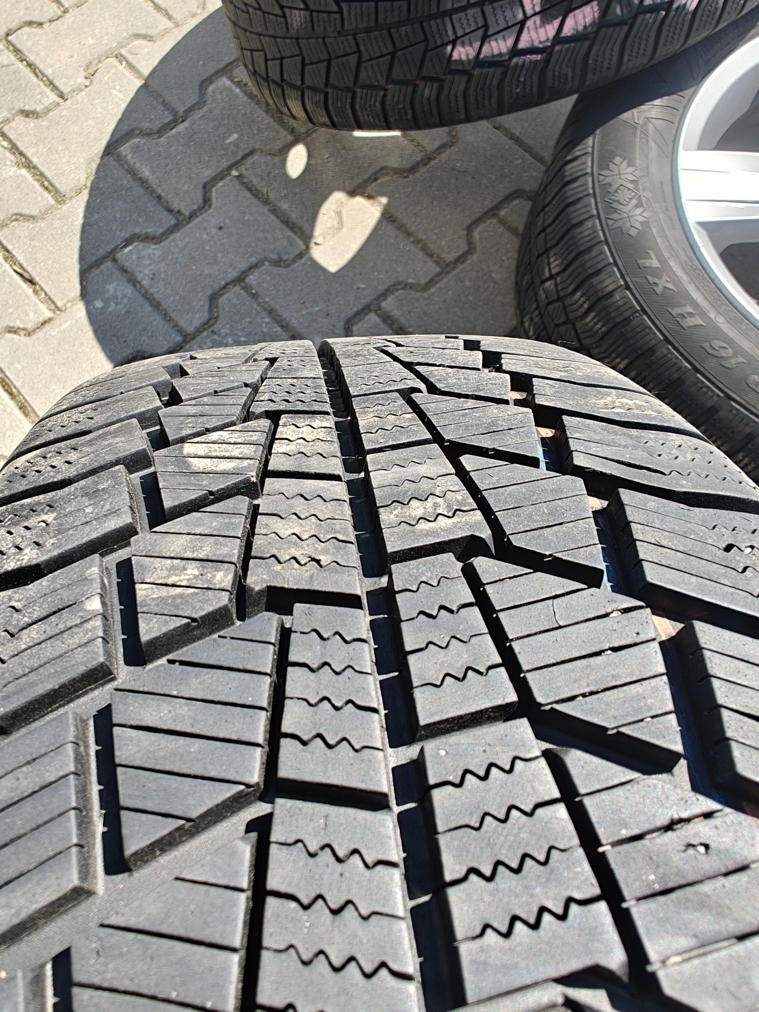 Felgi aluminiowe 5x112 r16 opony zimowe 215x55 vw, audi, skoda