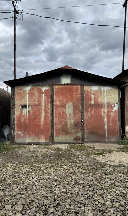 Терміново гараж з ямою і підвалом