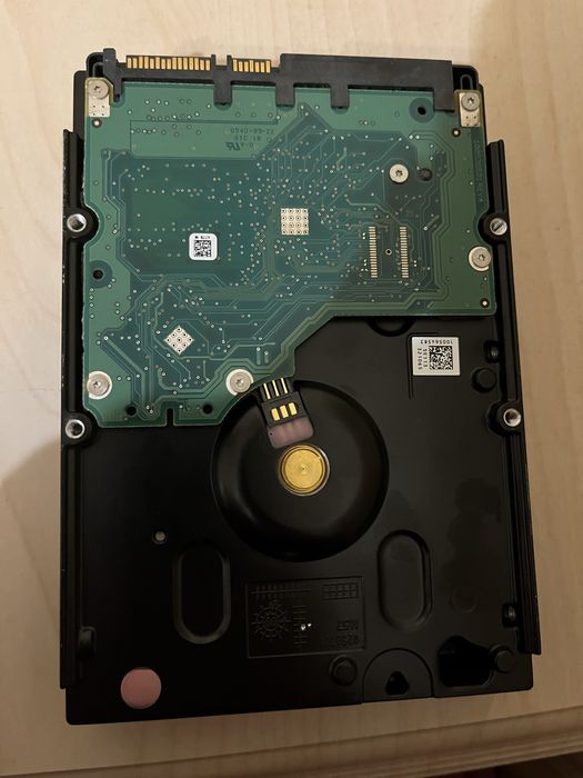 Жорсткий диск Maxtor DiamondMax 23 STM31000528AS 1TB ( не працює )
