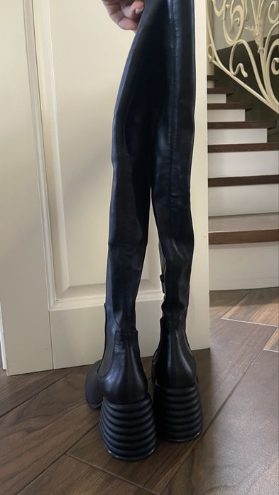 Високі шкіряни сапоги