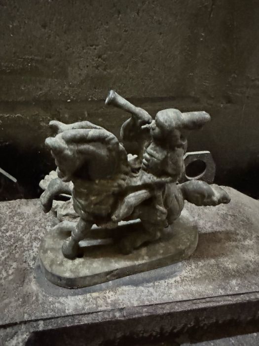 Статуетка латунна