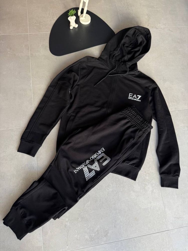 Костюм Emporio Armani